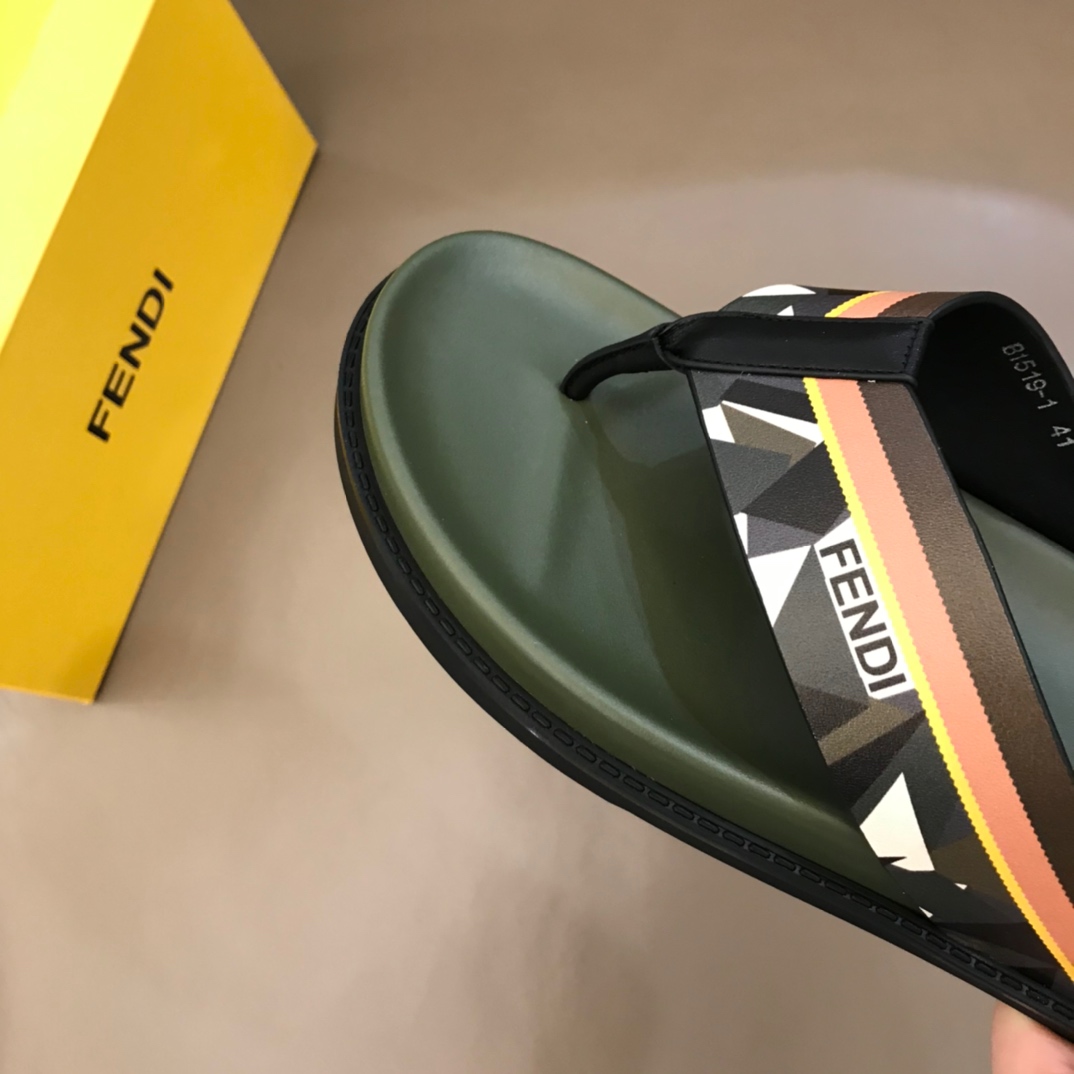 Fendi Slipper in Green