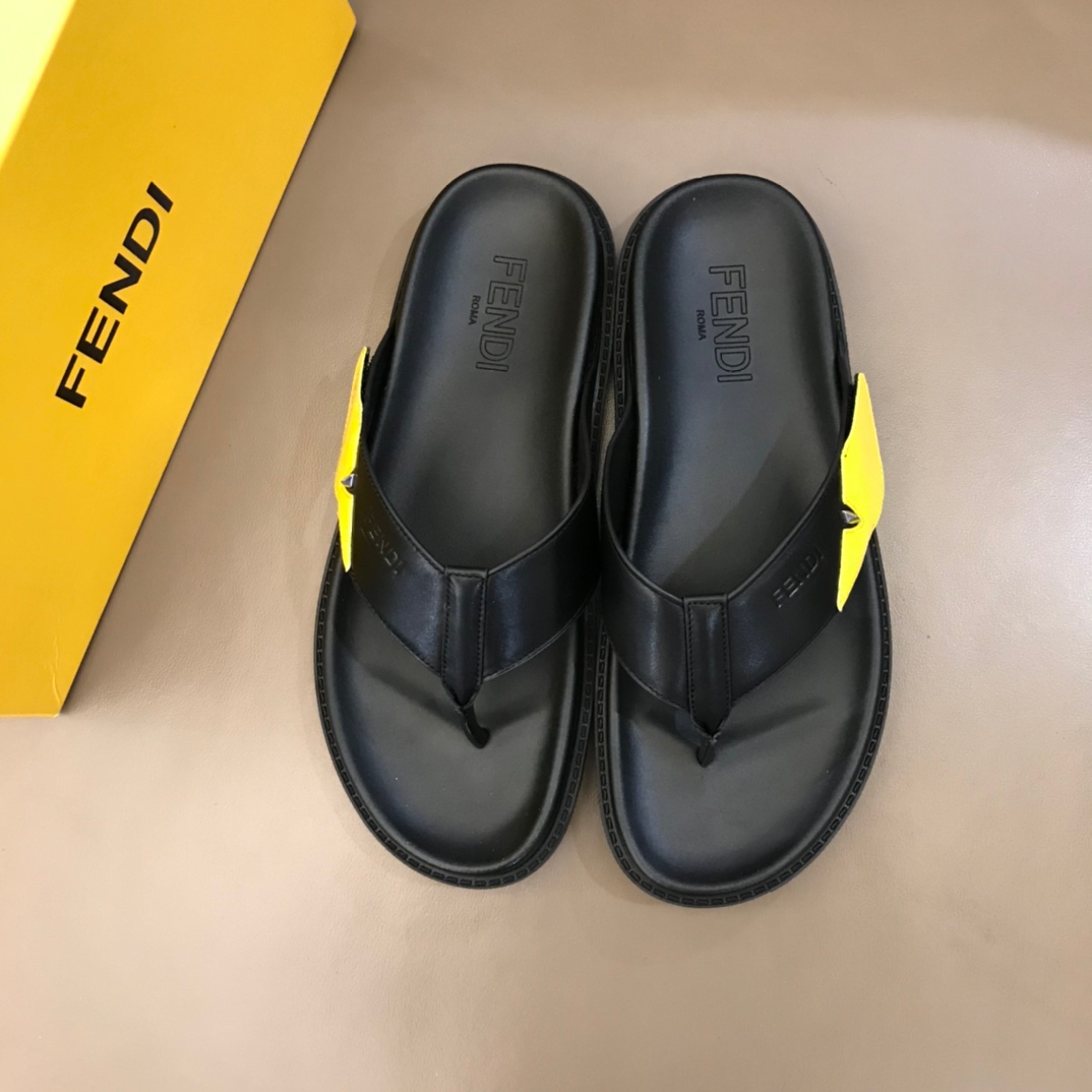 Fendi Slipper in Black