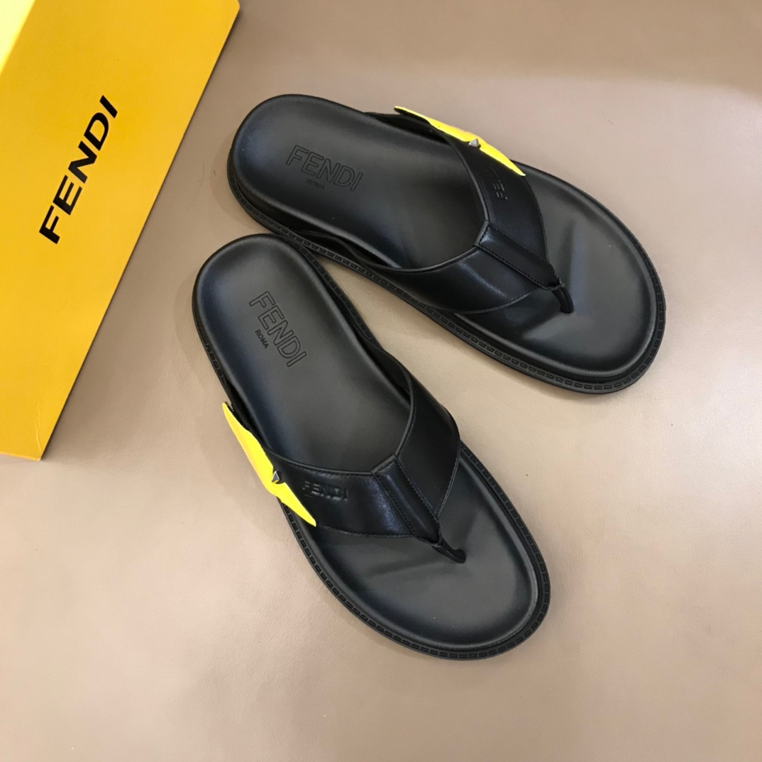 Fendi Slipper in Black