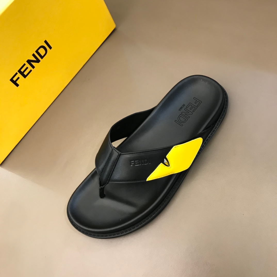 Fendi Slipper in Black