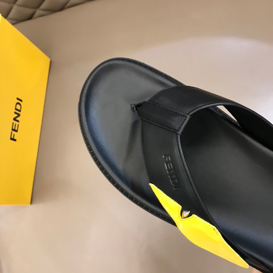 Fendi Slipper in Black