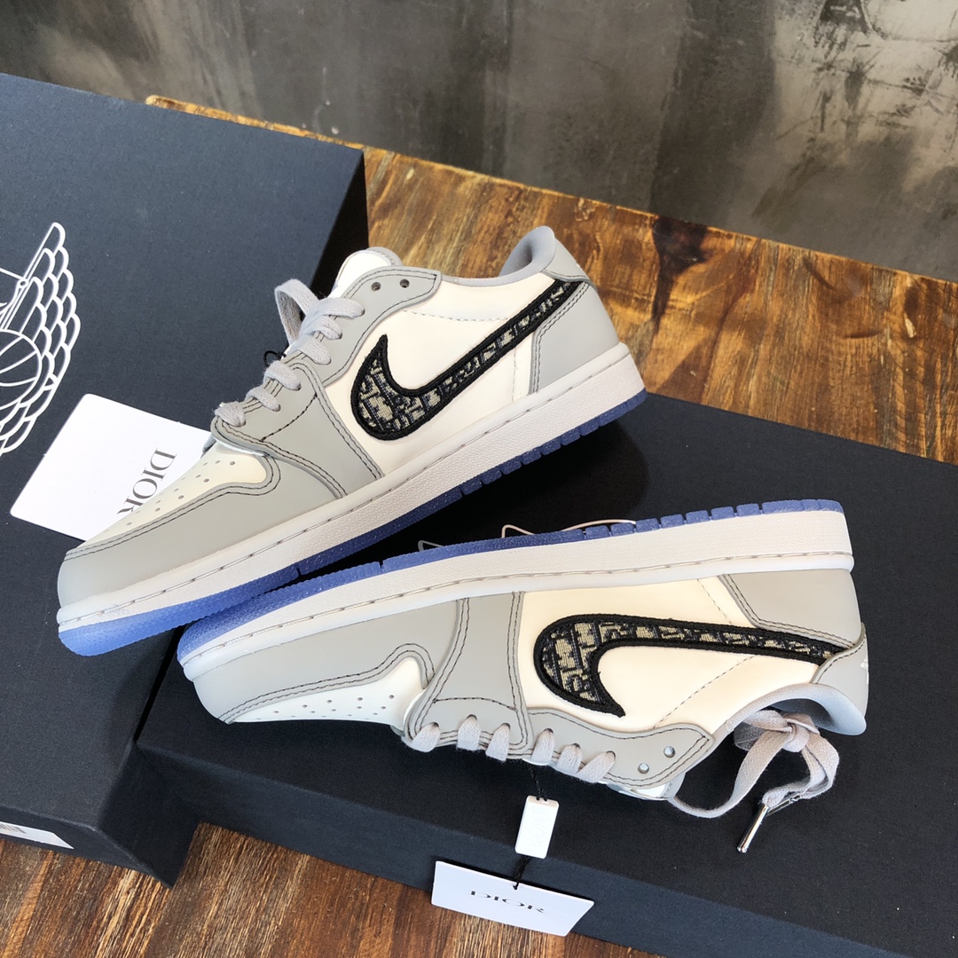 DIOR × AIR JORDAN 1 LO Sneaker