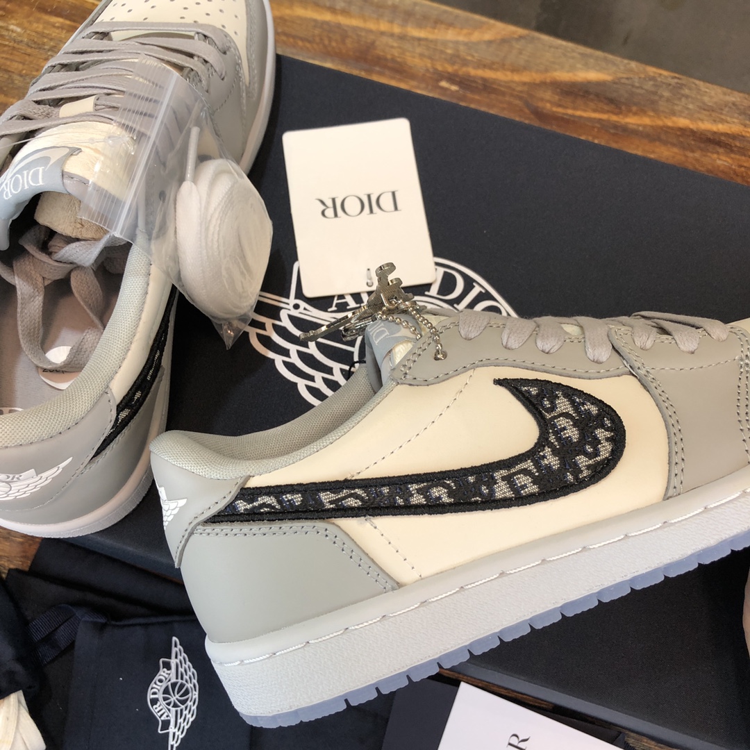 Dior X Air Jordan Sneaker Low in White