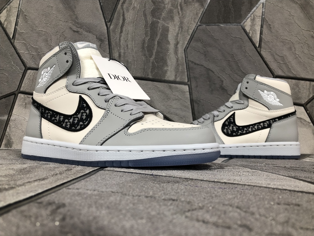 Dior X Air Jordan Sneaker High in White