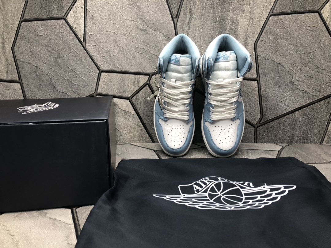 Dior X Air Jordan Sneaker High in Blue