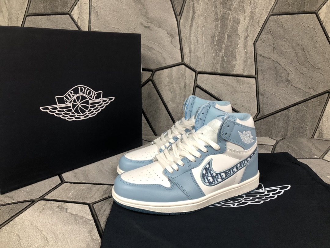 Dior X Air Jordan Sneaker High in Blue