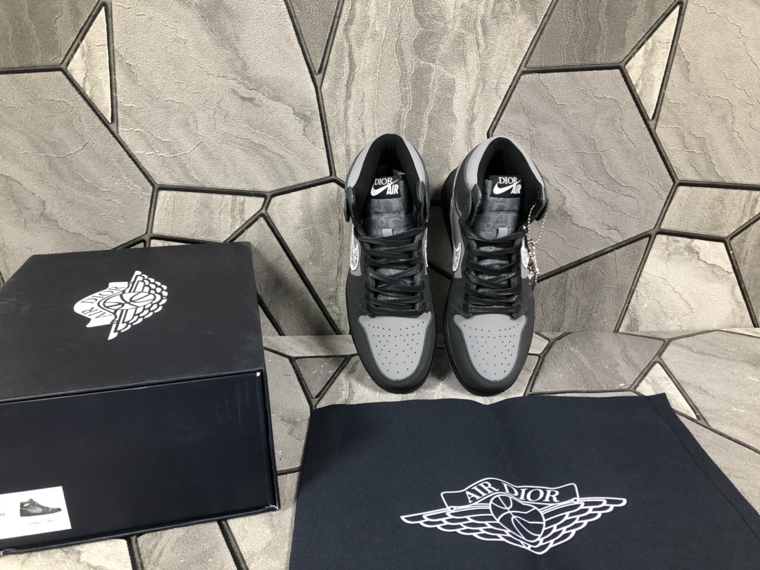 Dior X Air Jordan Sneaker High in Black