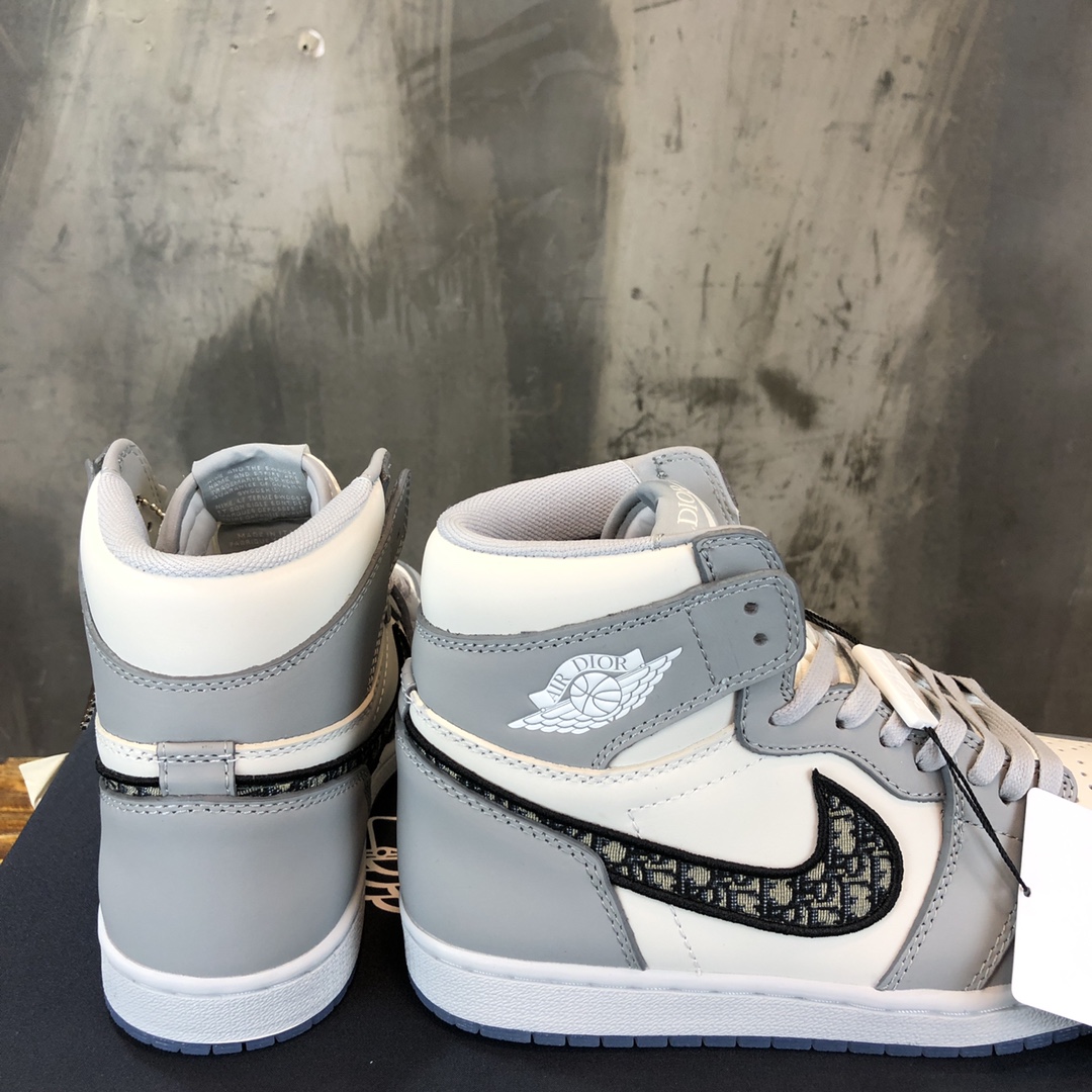 Dior x Air Jordan 1 High Sneaker