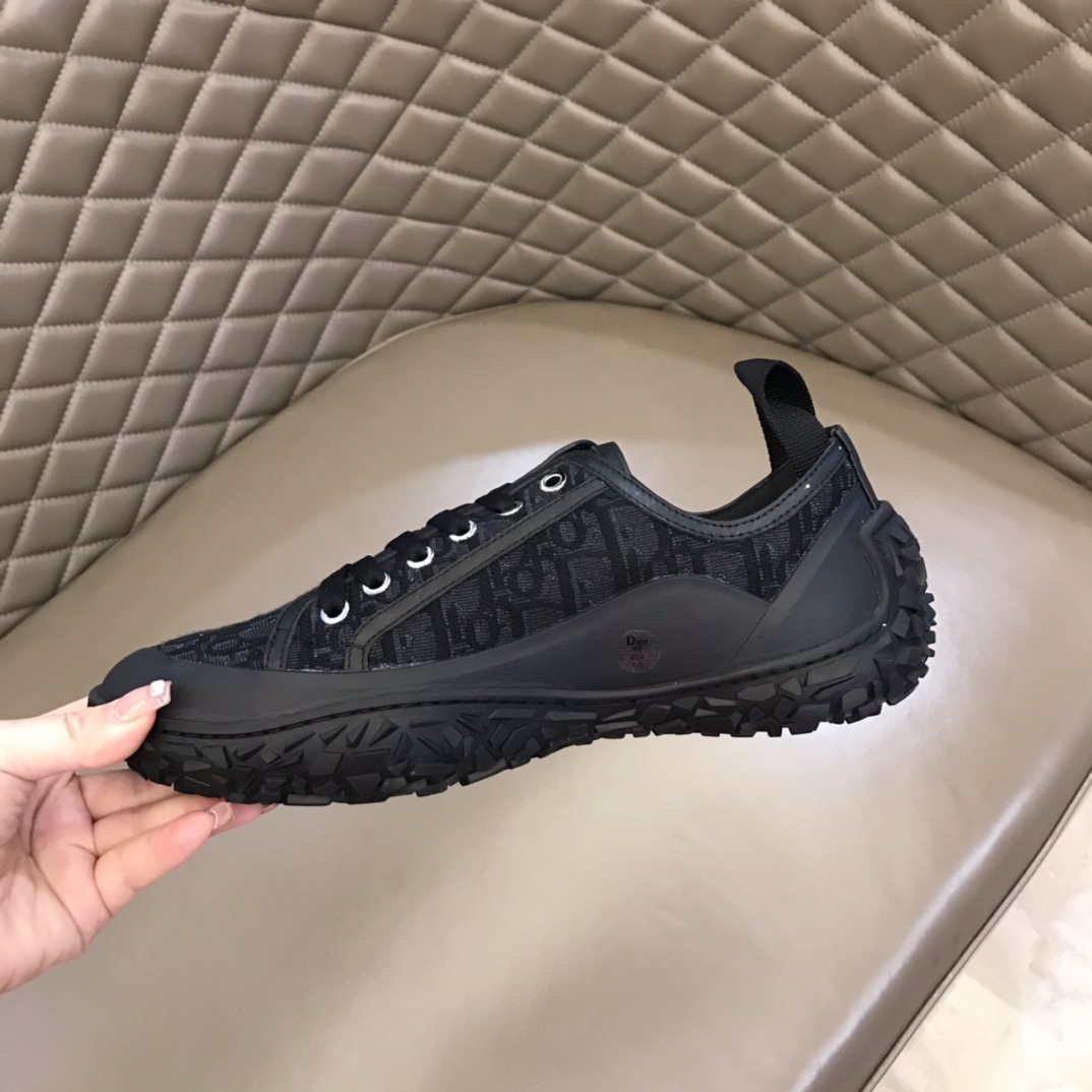Dior Sneaker B28 in Black