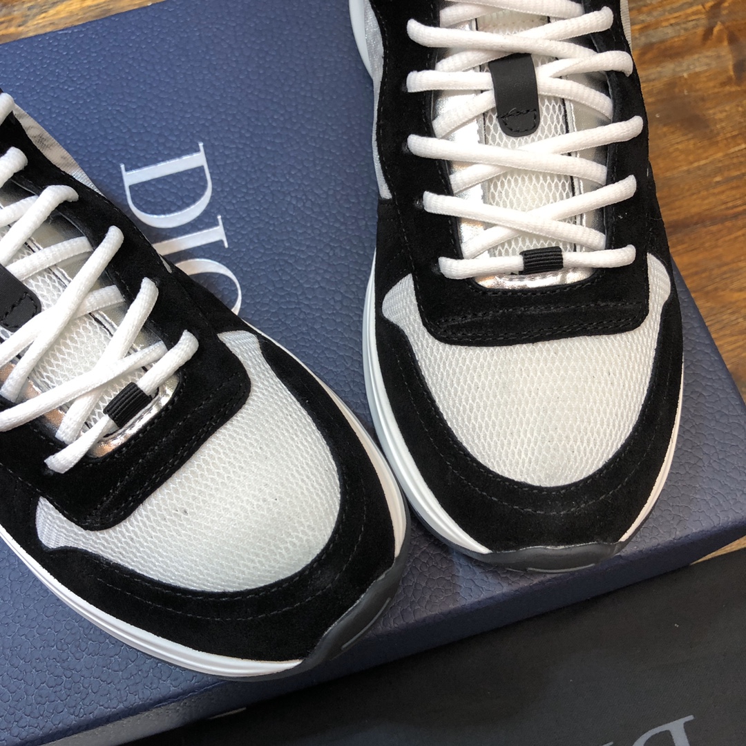 Dior Sneaker B25 in Black