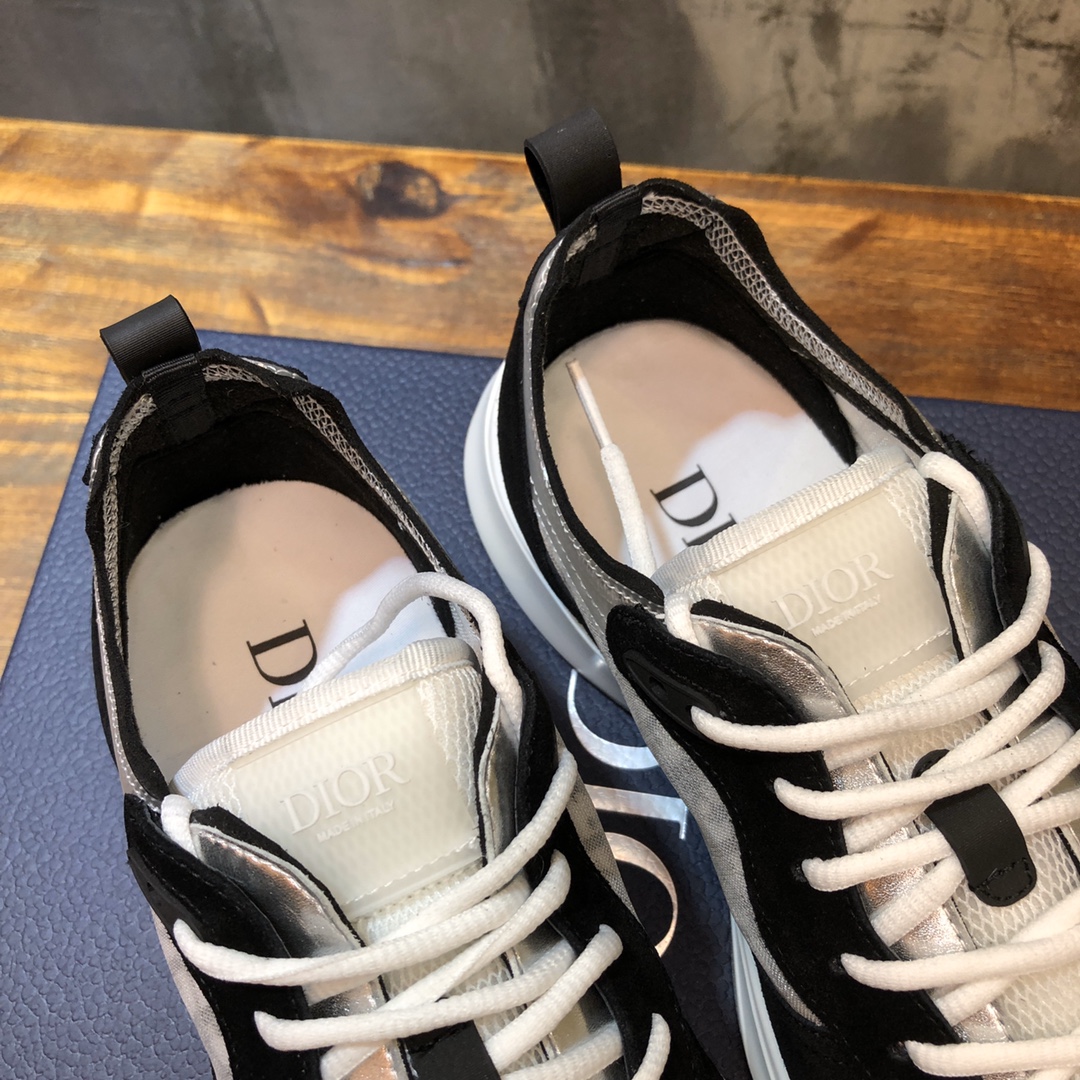 Dior Sneaker B25 in Black