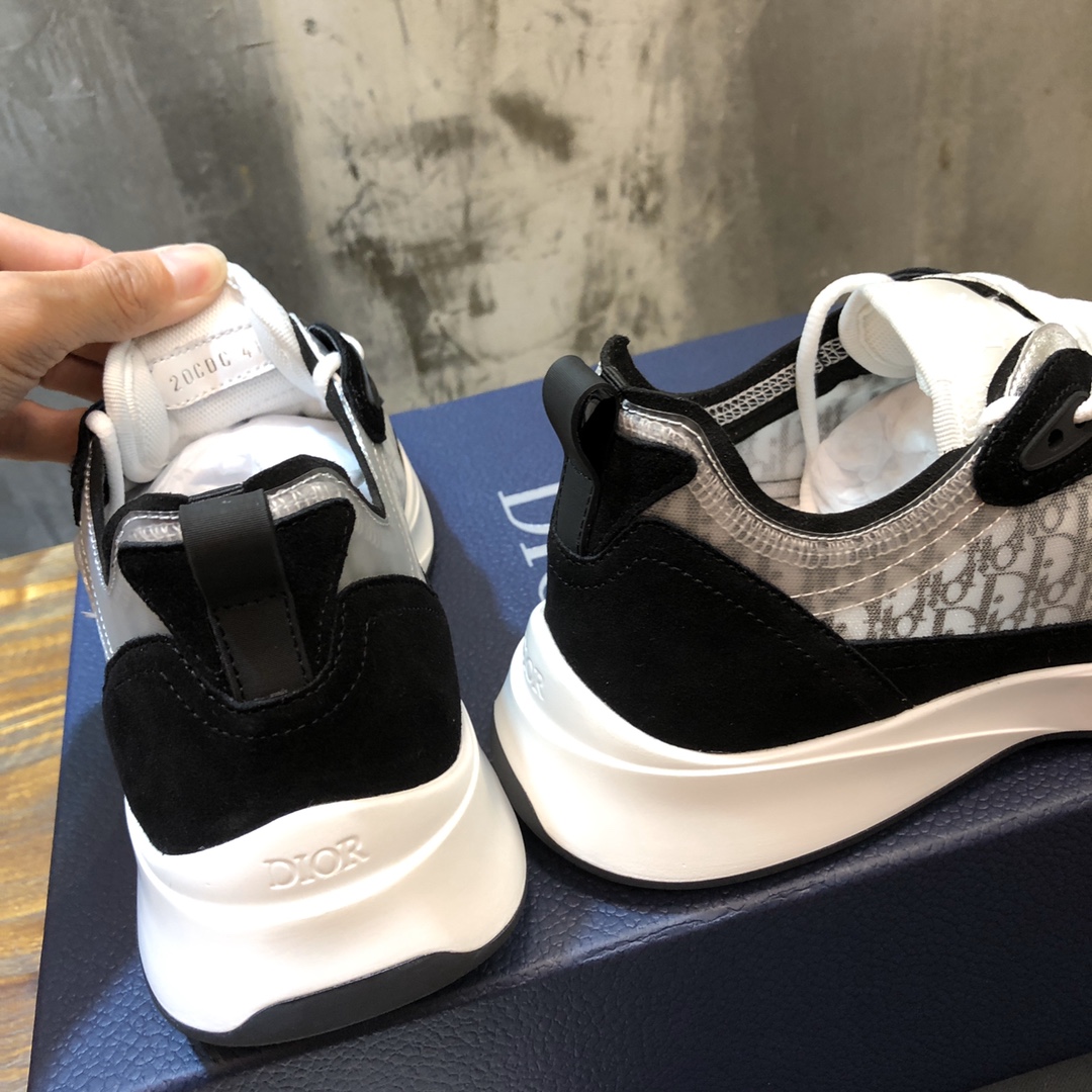 Dior Sneaker B25 in Black