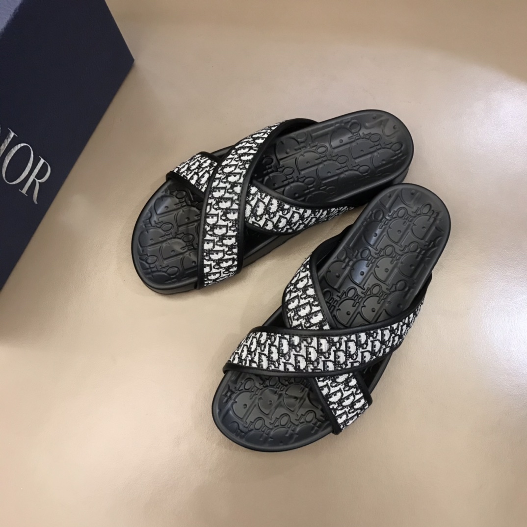 Dior Slipper in Black