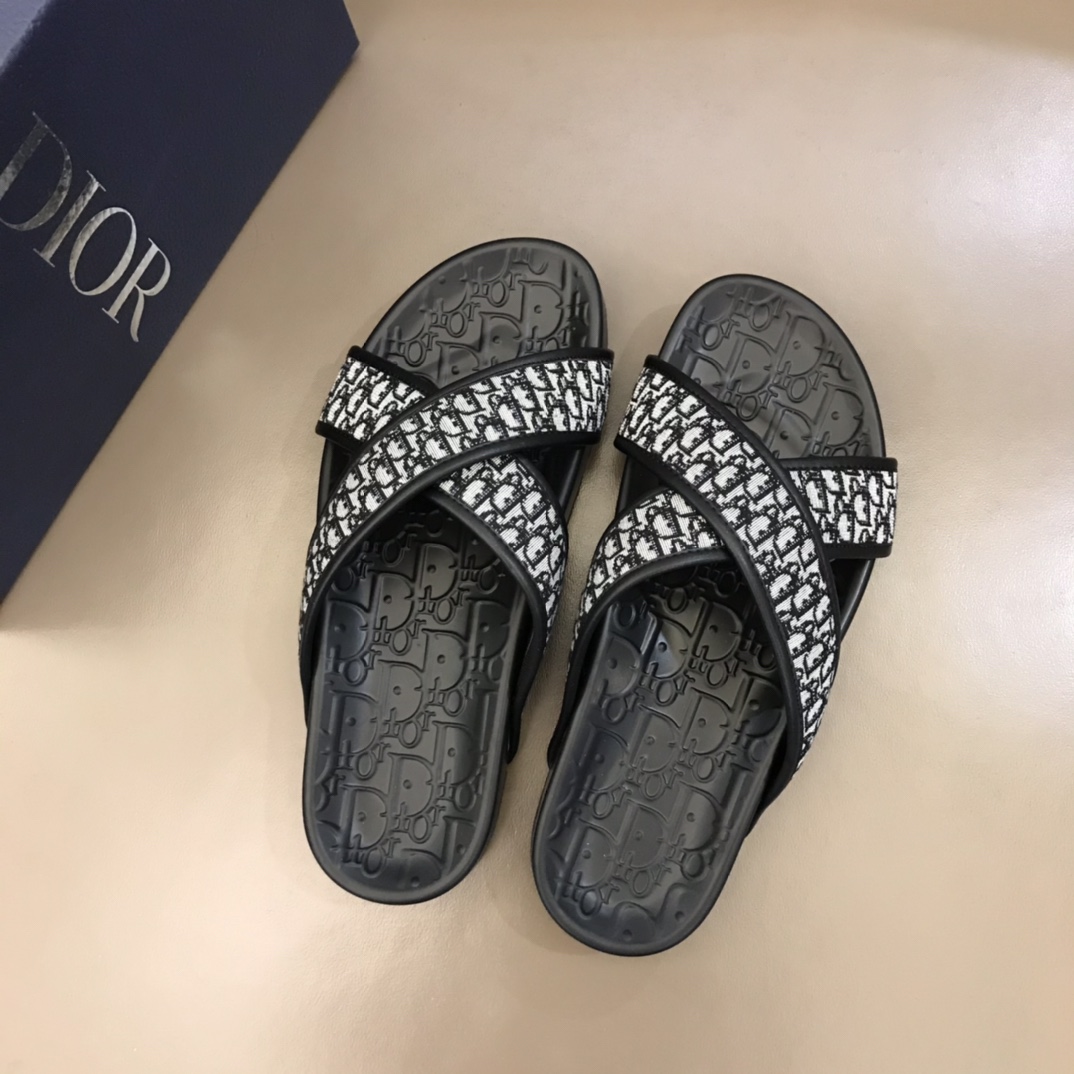 Dior Slipper in Black