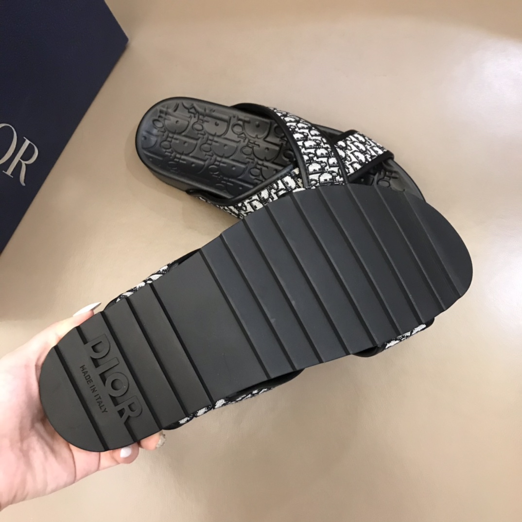 Dior Slipper in Black