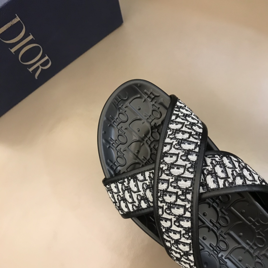 Dior Slipper in Black