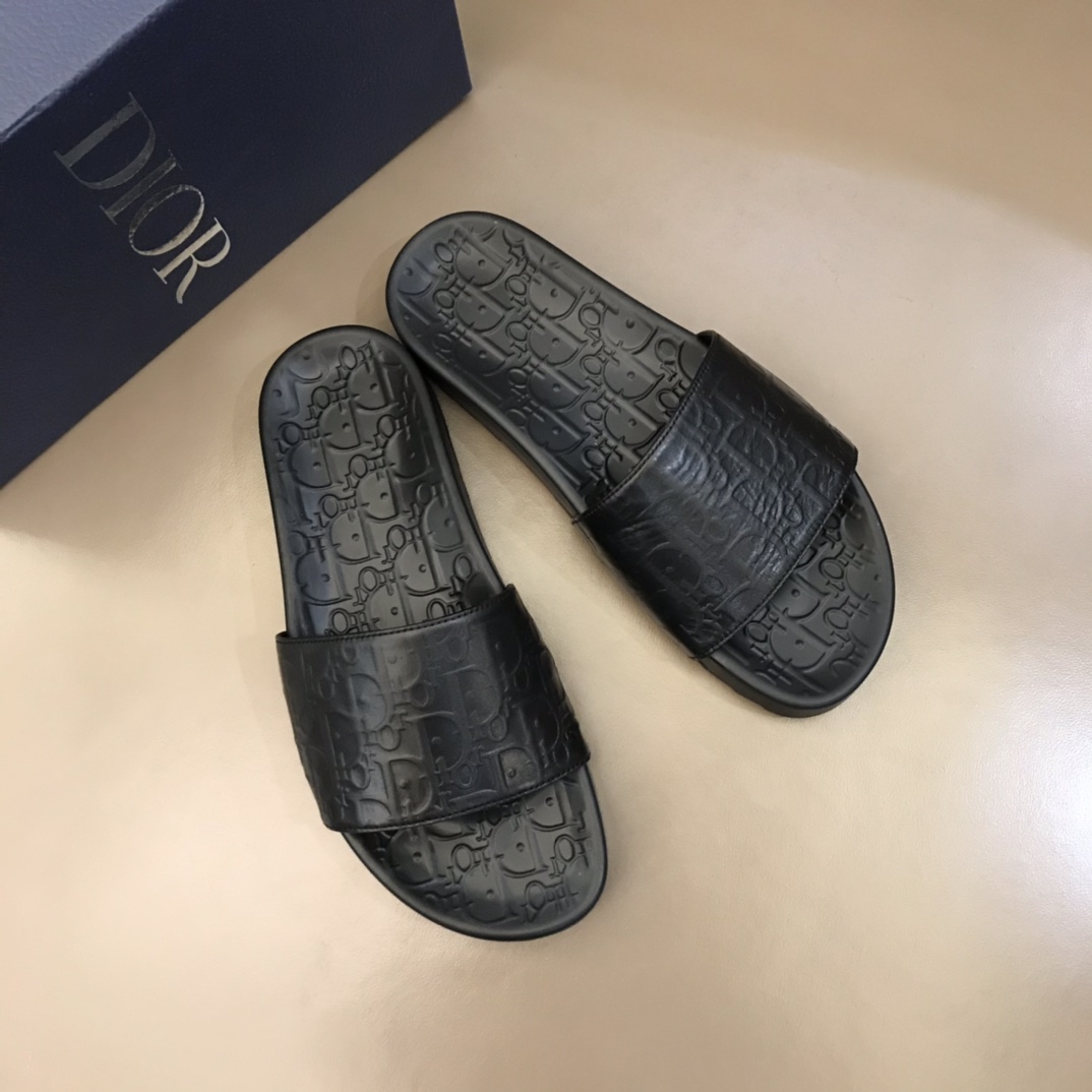 Dior Slipper in Black