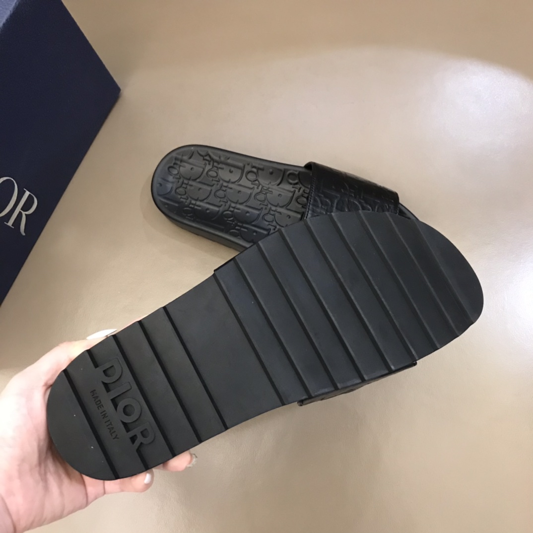 Dior Slipper in Black