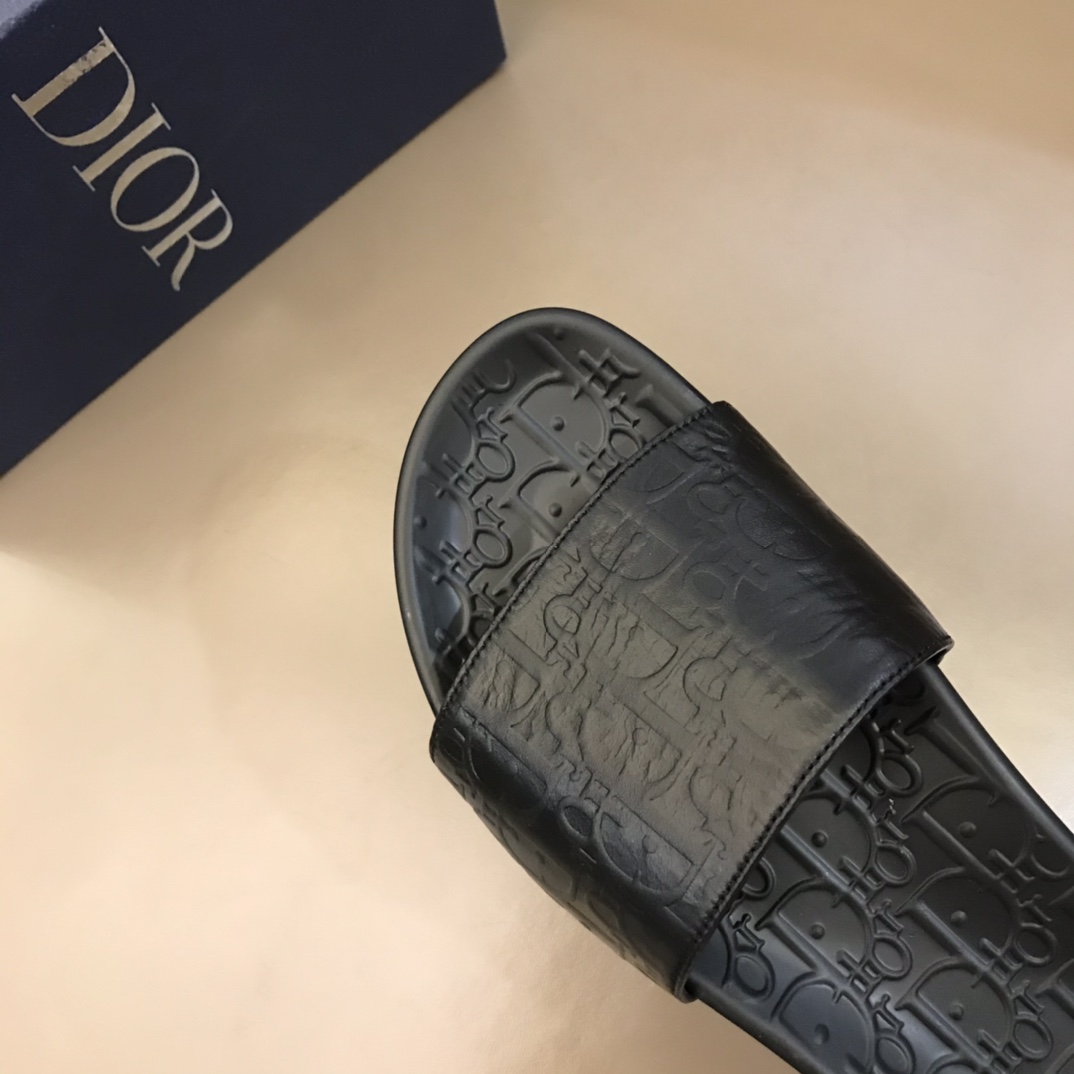 Dior Slipper in Black