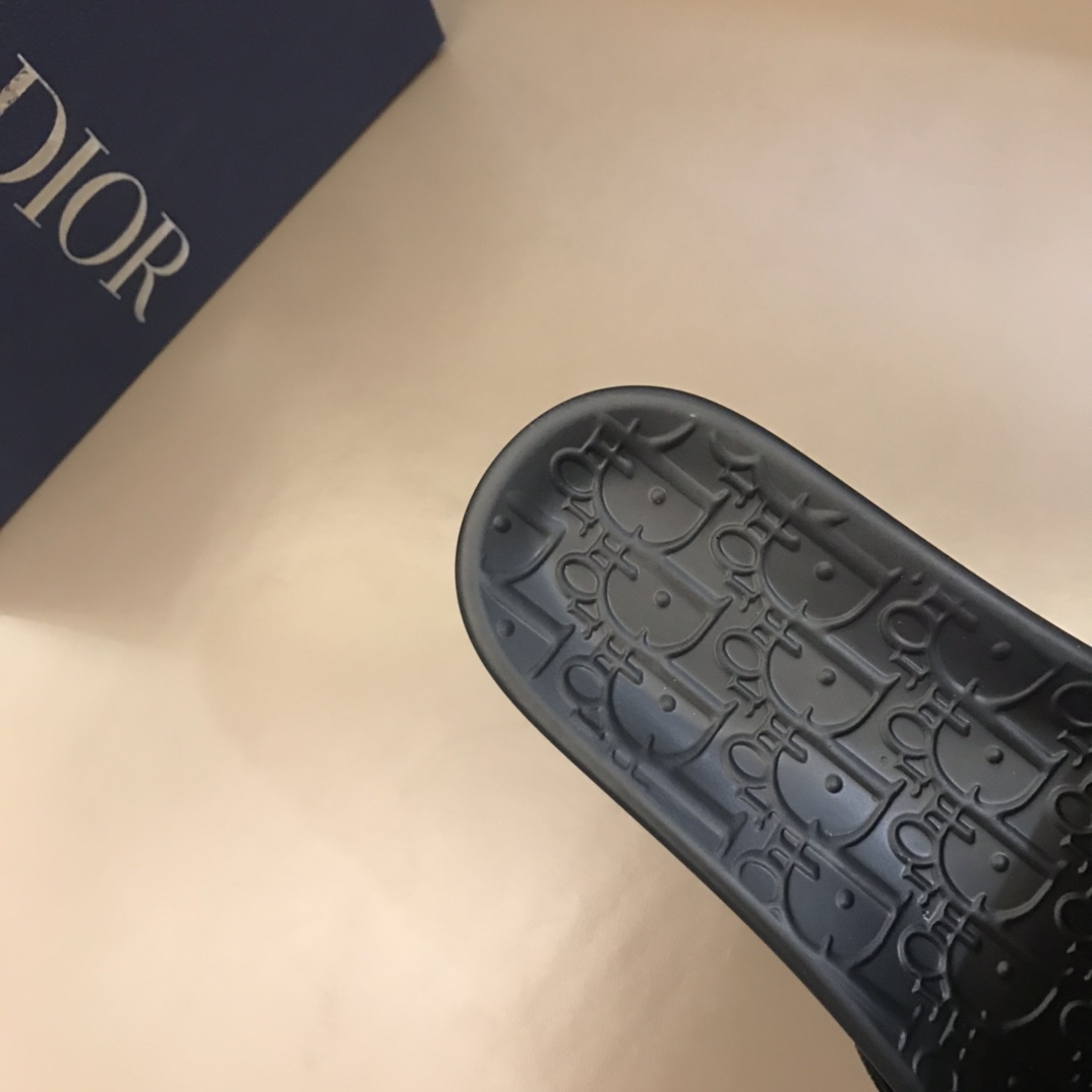 Dior Slipper in Black