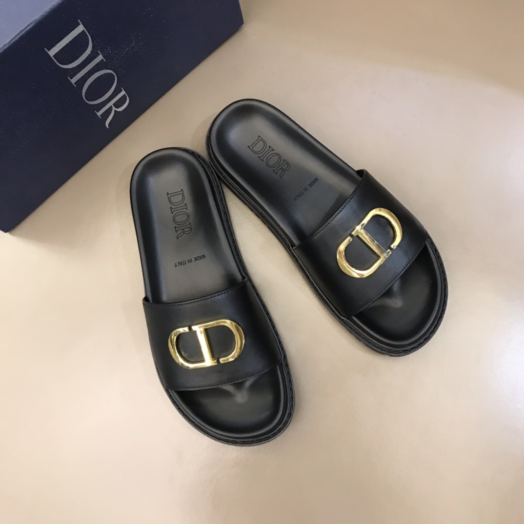 Dior Slipper in Black