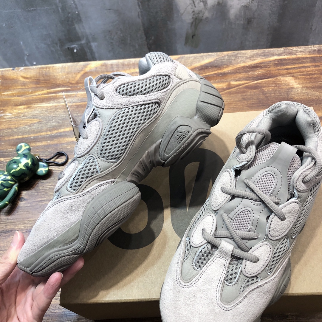 YEEZY Adidas  yeezy boost 500