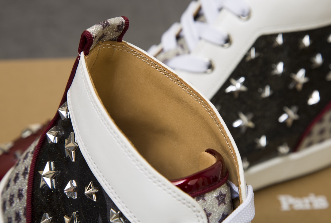 Christian Louboutin Sneaker Louis Spikes Flat