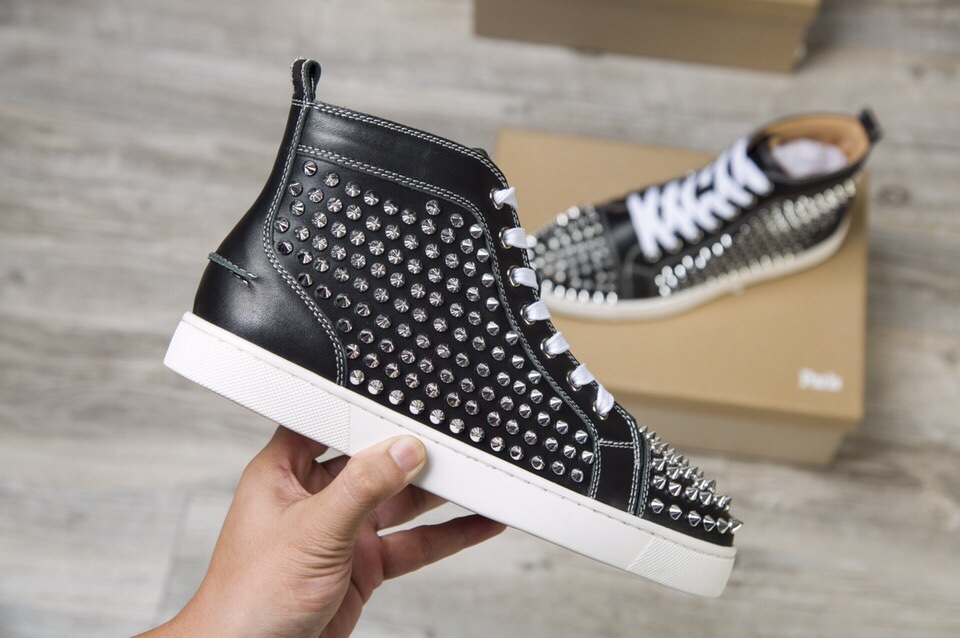 Christian Louboutin Sneaker Louis Spikes Flat