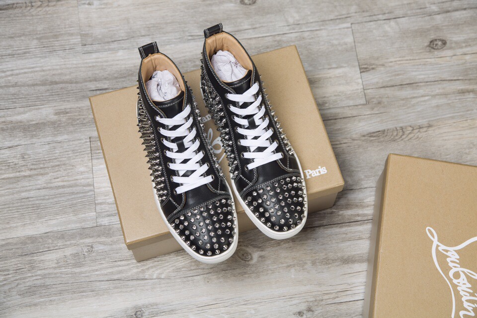 Christian Louboutin Sneaker Louis Spikes Flat