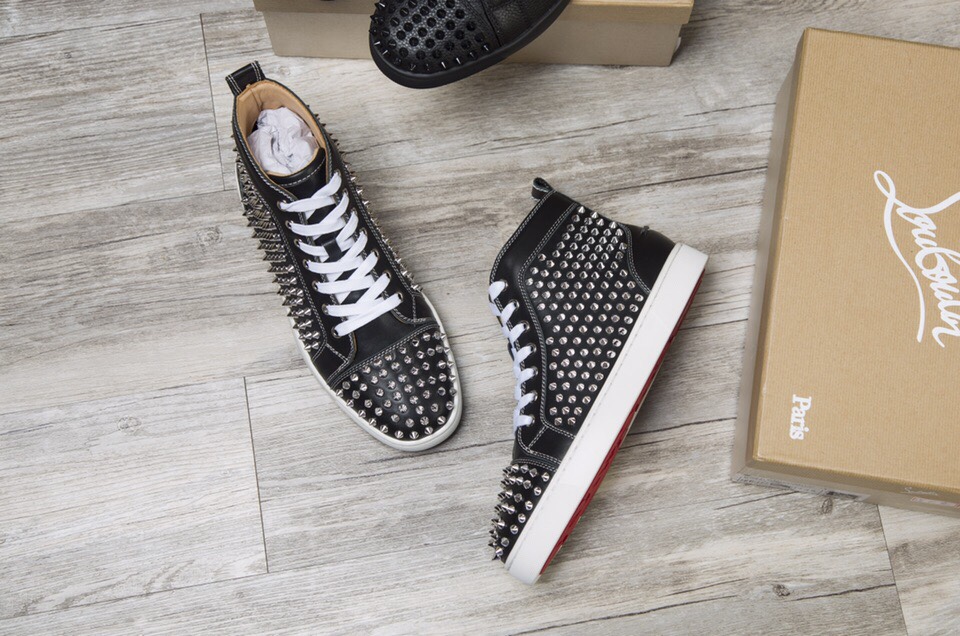 Christian Louboutin Sneaker Louis Spikes Flat