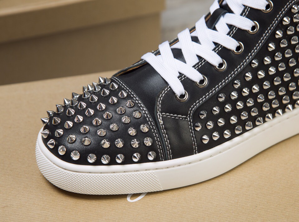 Christian Louboutin Sneaker Louis Spikes Flat