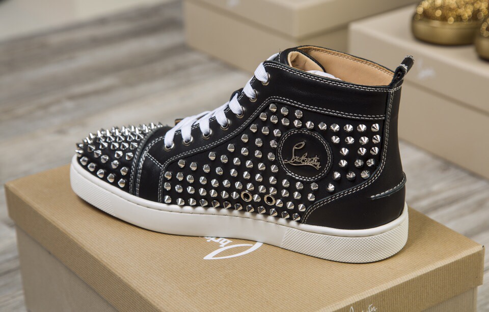 Christian Louboutin Sneaker Louis Spikes Flat