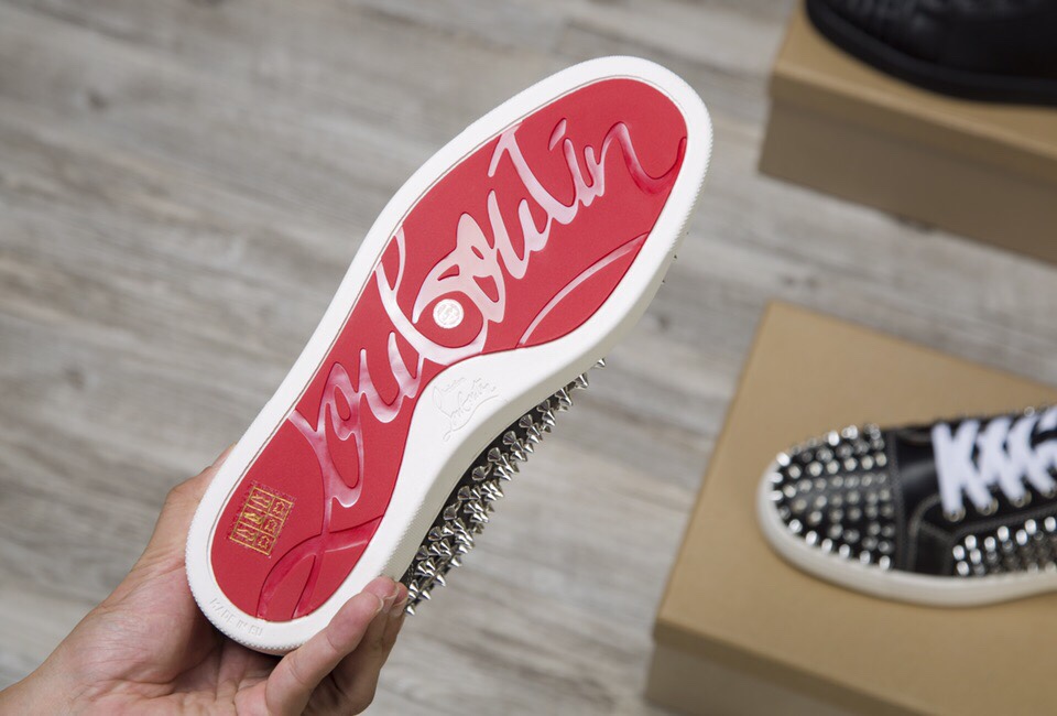 Christian Louboutin Sneaker Louis Spikes Flat