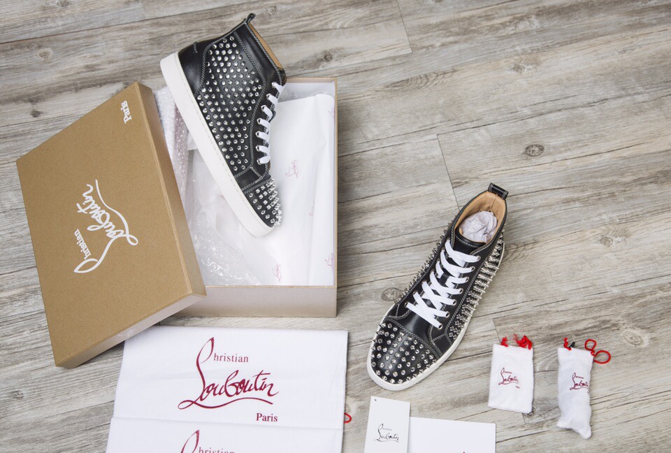 Christian Louboutin Sneaker Louis Spikes Flat