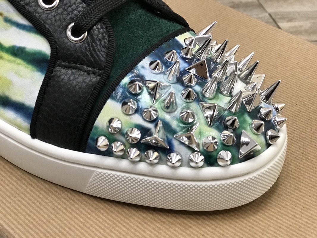 Christian Louboutin Sneaker Lou Spikes Flat