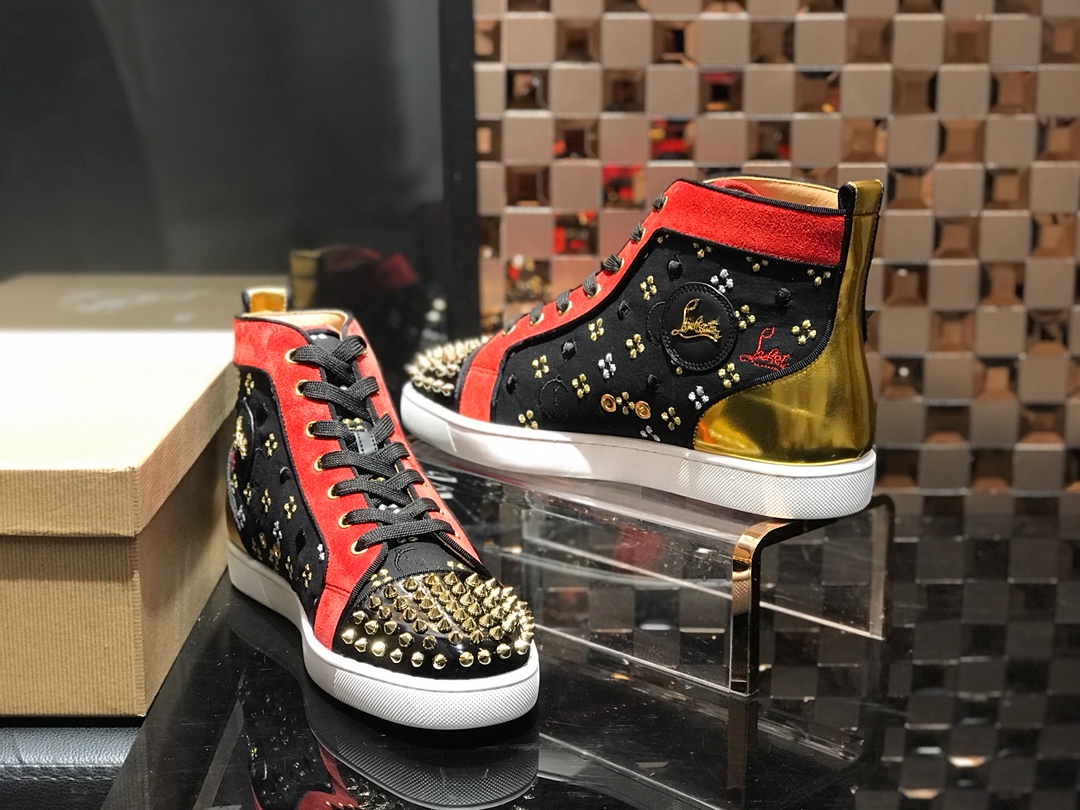 Christian Louboutin Sneaker Lou Spikes Flat