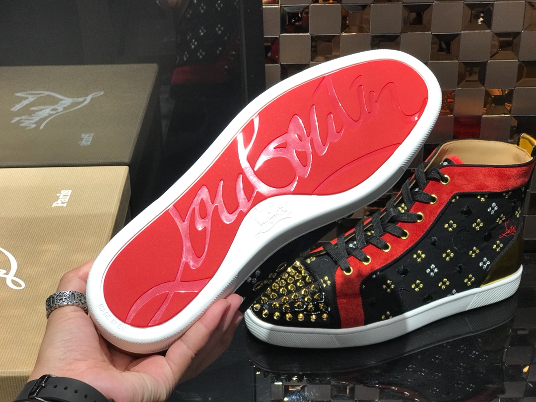 Christian Louboutin Sneaker Lou Spikes Flat