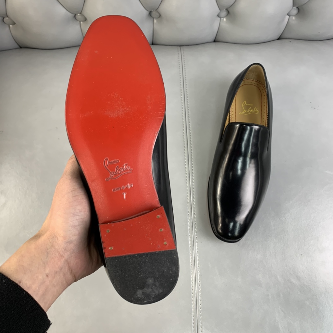 Christian Louboutin Dandelion Flat in Black