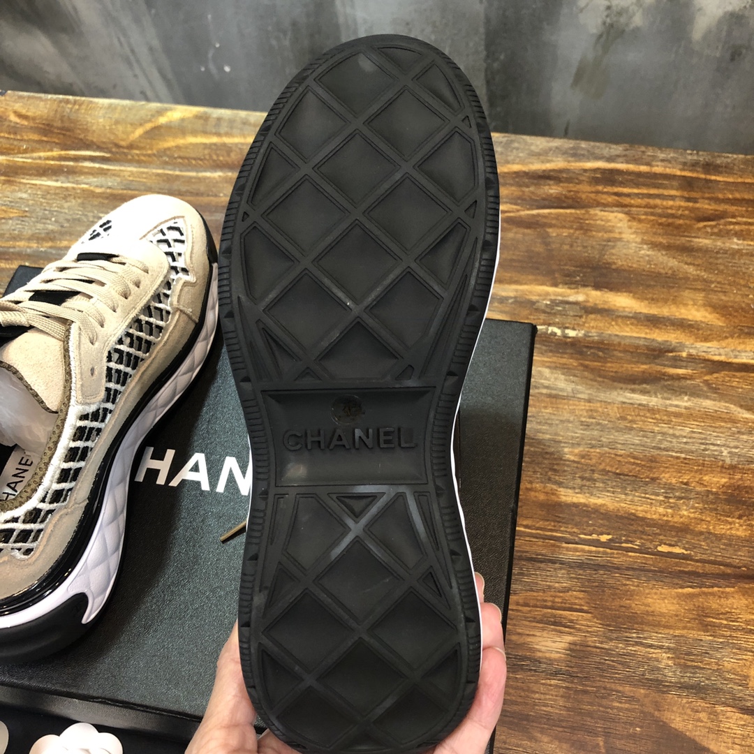 Chanel Sneaker Calfskin Embroidered in Brown