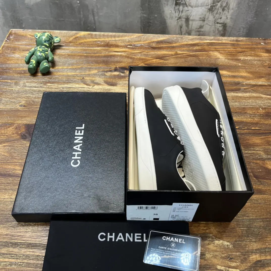 Chanel 2022 fashion lovers of sneakers TS202291663