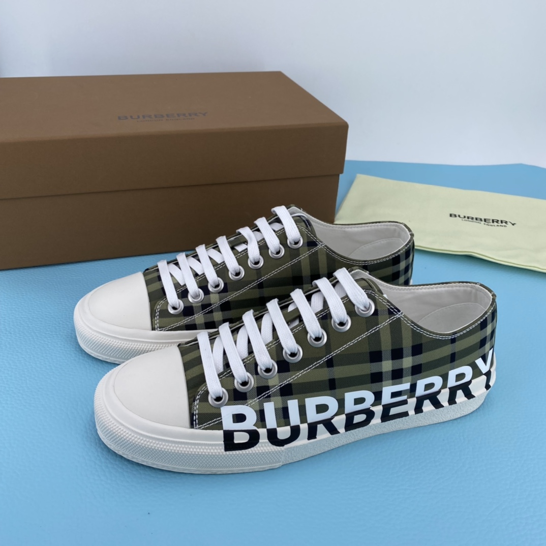 BurBerry Sneaker in Green