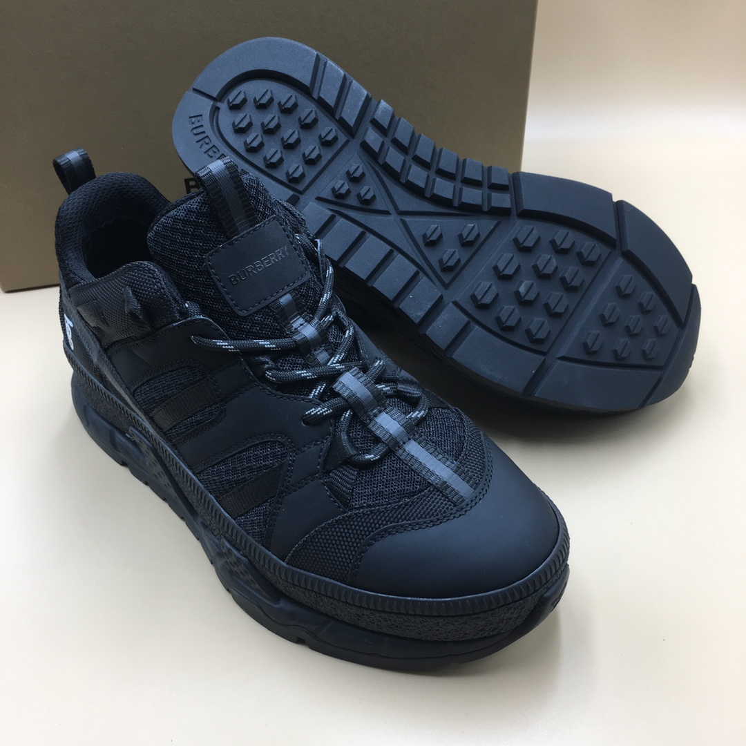 BurBerry Sneaker in Black