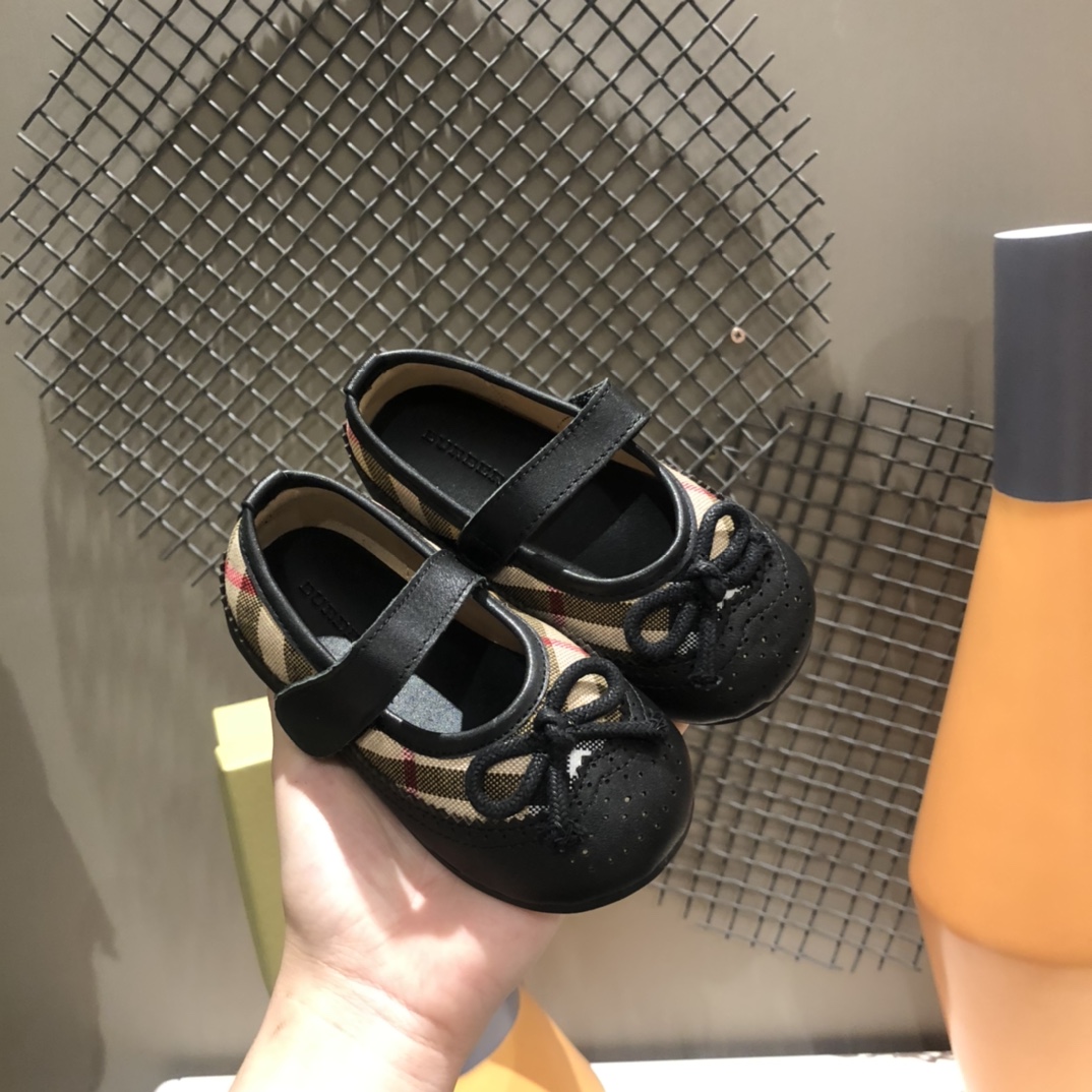 Burberry 2022 baby girl toddler shoes