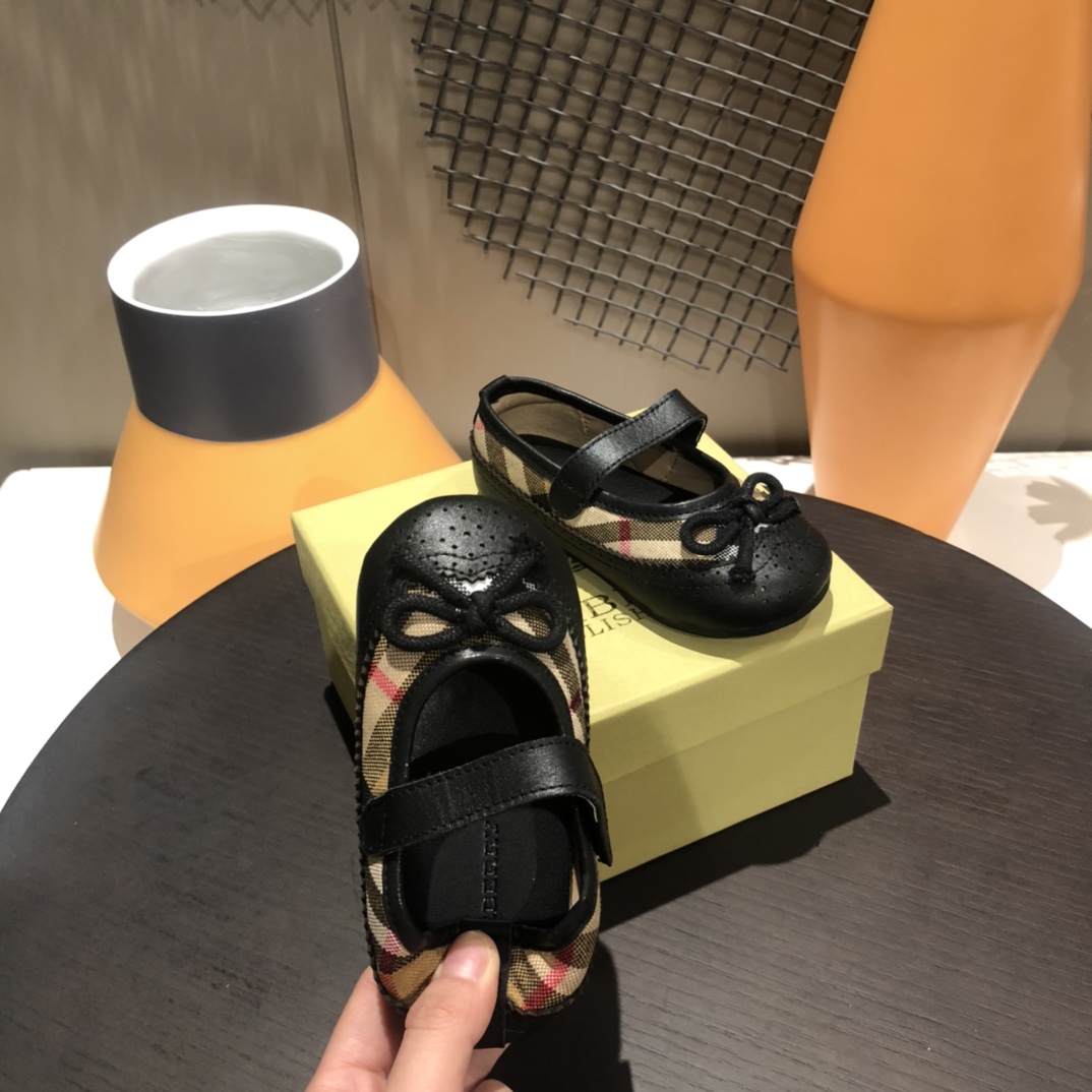 Burberry 2022 baby girl toddler shoes
