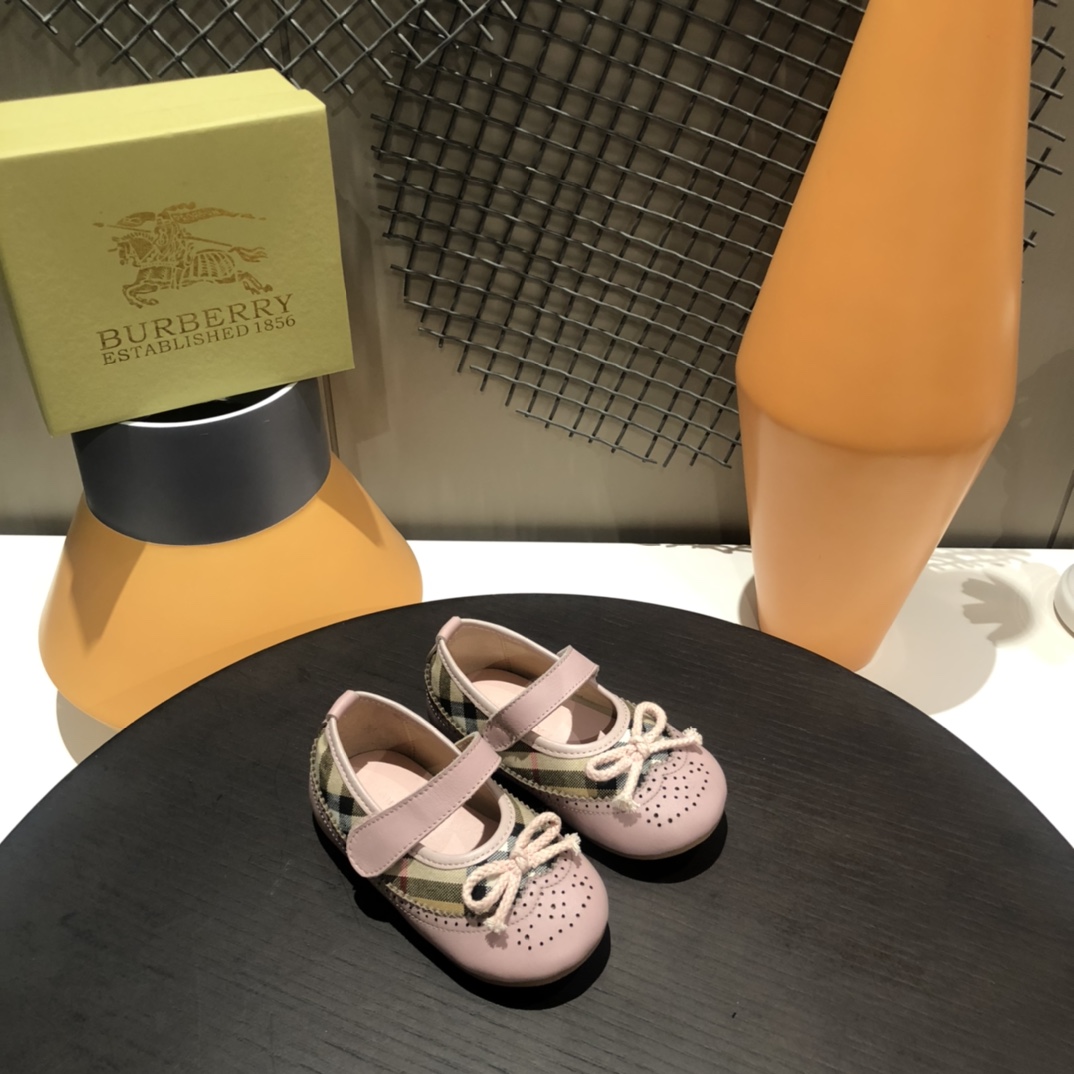 Burberry 2022 baby girl toddler shoes