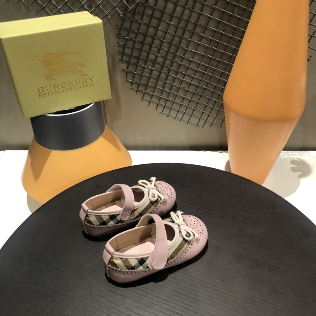 Burberry 2022 baby girl toddler shoes