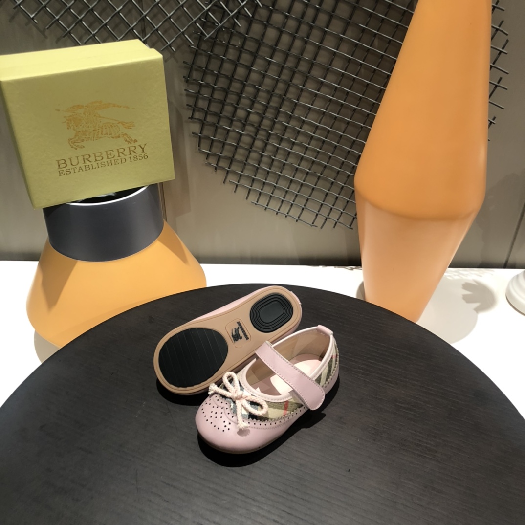 Burberry 2022 baby girl toddler shoes