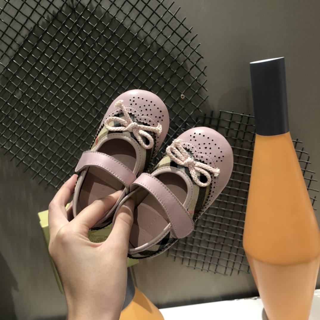 Burberry 2022 baby girl toddler shoes