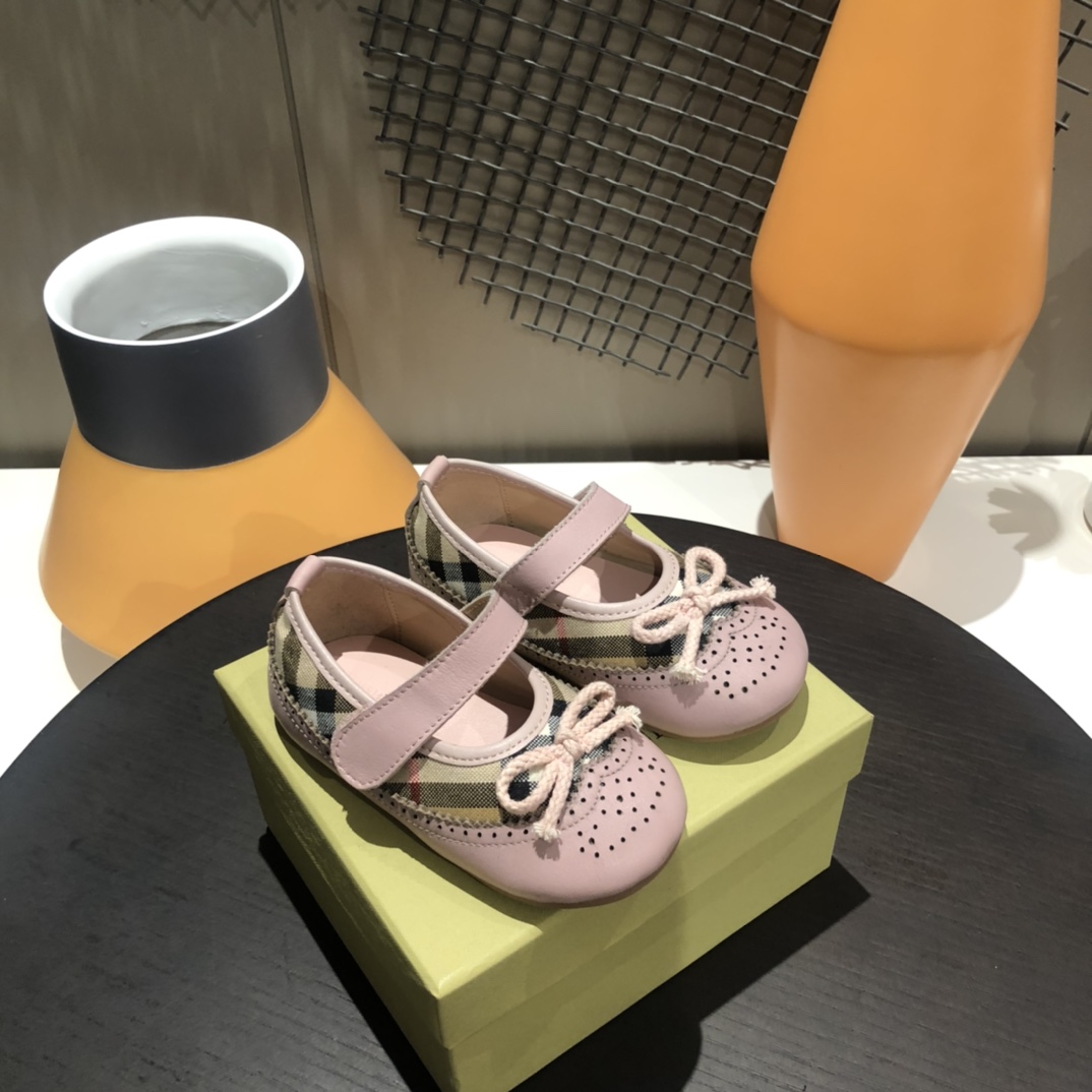 Burberry 2022 baby girl toddler shoes