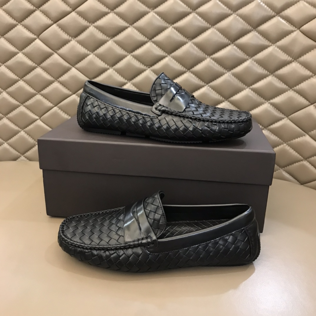 Bottega Veneta Lofer in Black Leather